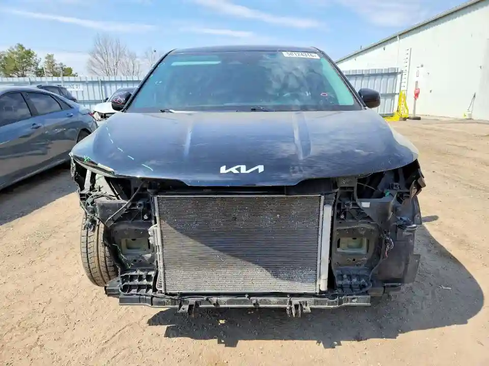 KNDNB5H39P6202547 2023 KIA CARNIVAL L-4