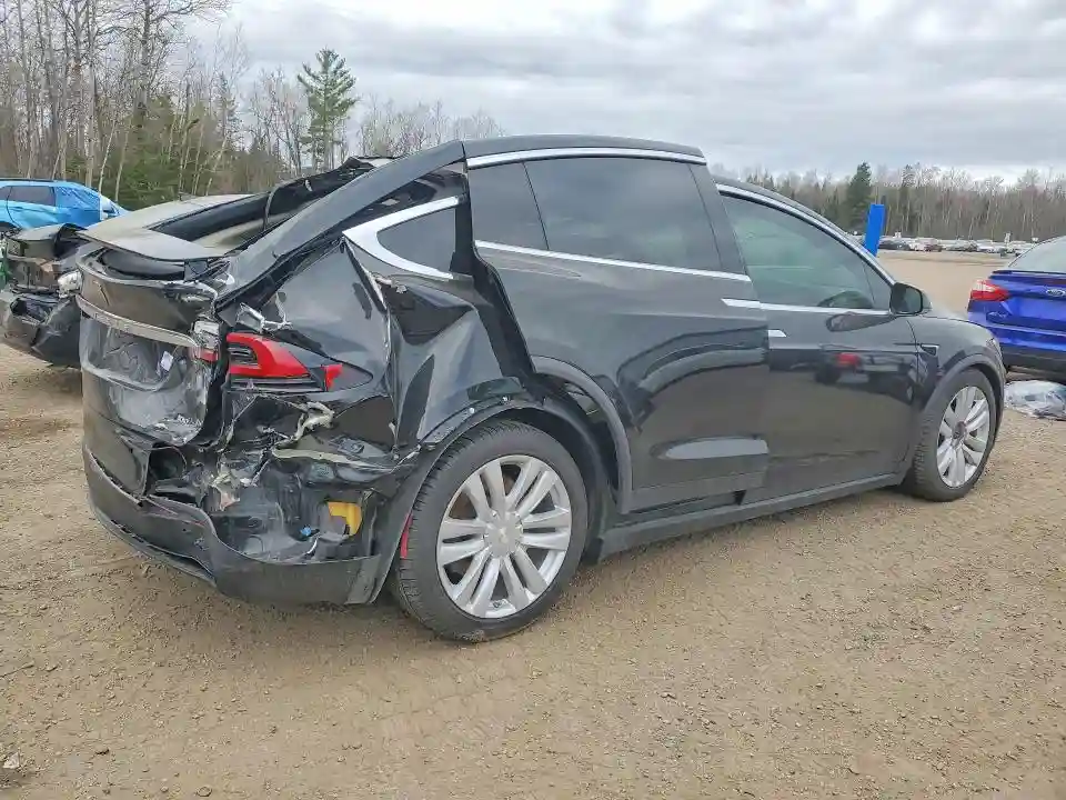 5YJXCDE24HF052333 2017 TESLA MODEL X-2