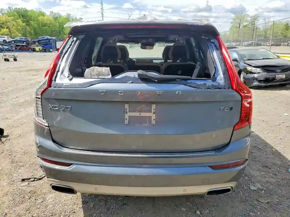 YV4A22PK0J1328187 2018 VOLVO XC90-5