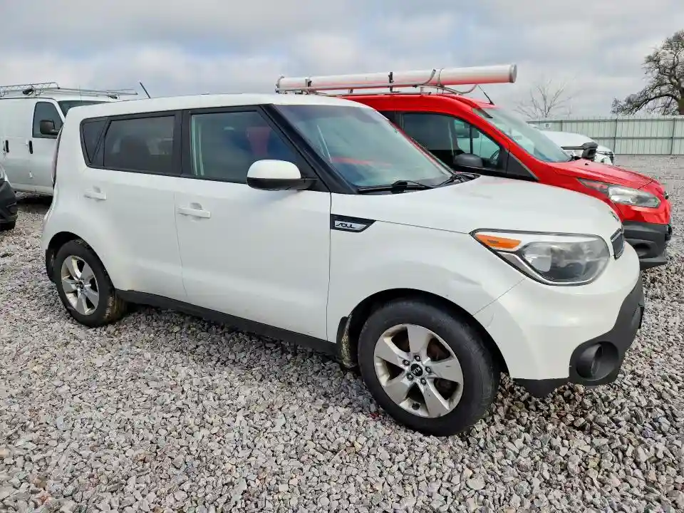 KNDJN2A21J7543559 2018 KIA SOUL BASE-3