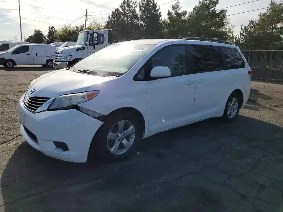 5TDKK3DCXES447450 2014 TOYOTA SIENNA-0