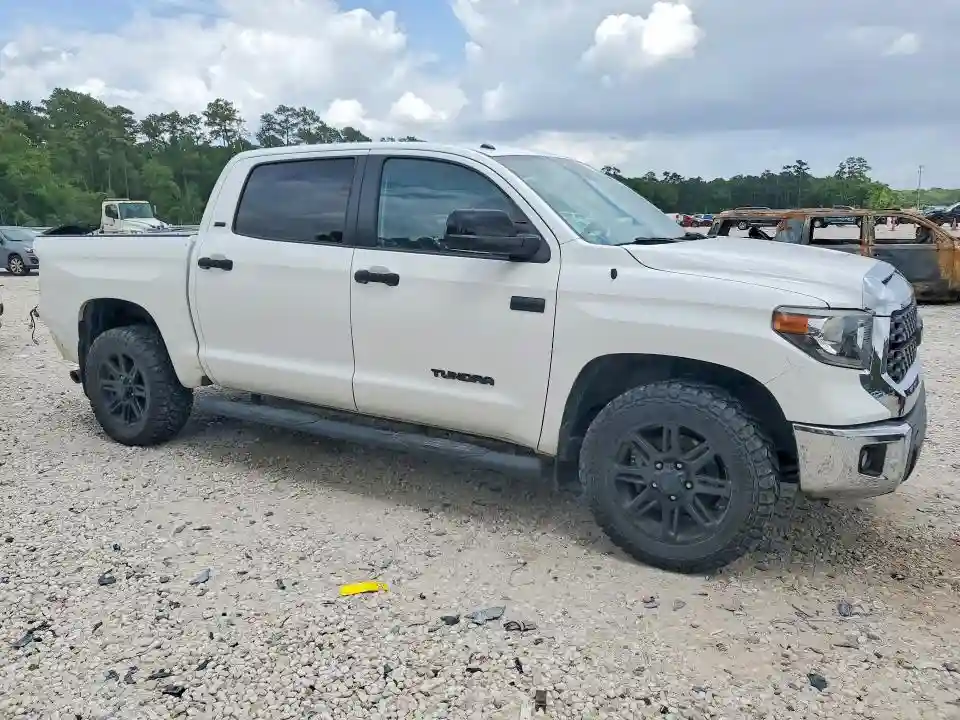 5TFDW5F18JX687024 2018 TOYOTA TUNDRA-3