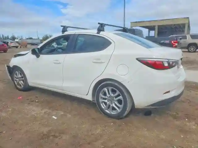 3MYDLBYV9HY192123 2017 TOYOTA YARIS-1