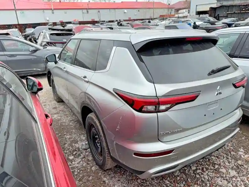 JA4J4UA85NZ611918 2022 MITSUBISHI OUTLANDER-2