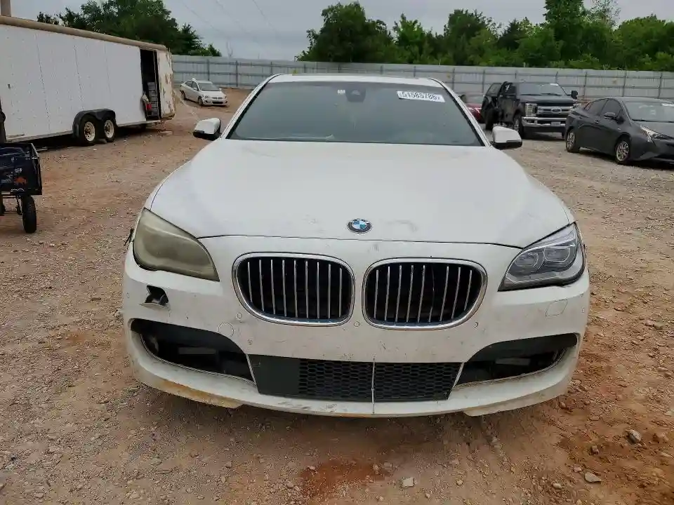 WBAYA8C56FD825805 2015 BMW 7 SERIES-4