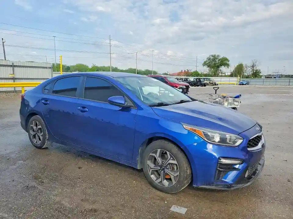 3KPF24AD5KE082993 2019 KIA FORTE LXS-3