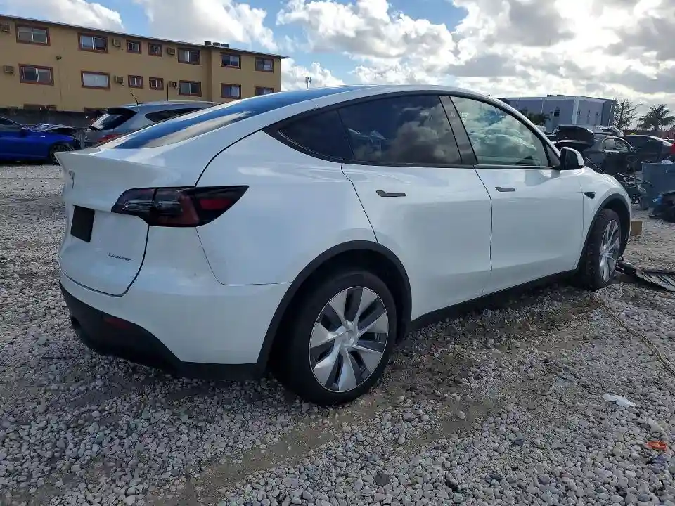 7SAYGDEE2PA194875 2023 TESLA MODEL Y-2