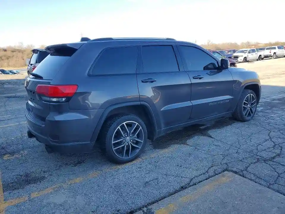 1C4RJFBT5JC113473 2018 JEEP CHEROKEE-2