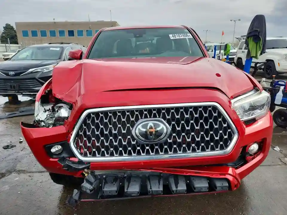 5TFSZ5AN2JX165076 2018 TOYOTA TACOMA-4