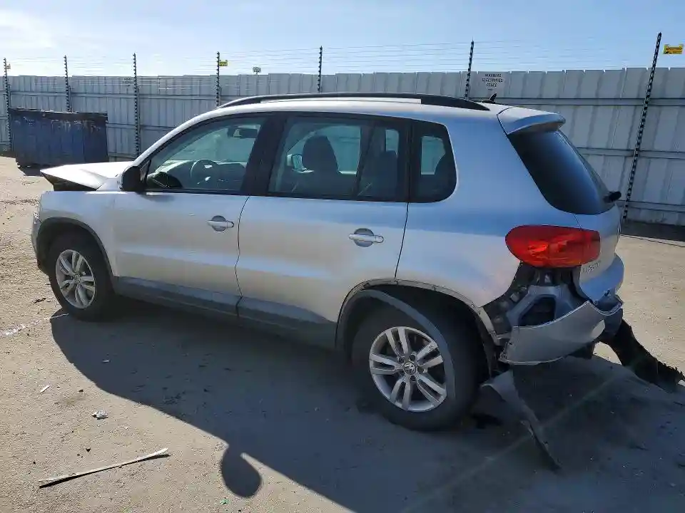 WVGAV7AXXGK000379 2016 VOLKSWAGEN TIGUAN-1