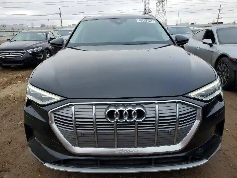 WA1AAAGE9MB008093 2021 AUDI E-TRON-4