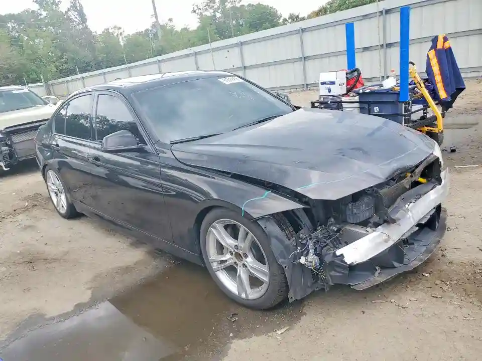 WBA8B7G57JNU95113 2018 BMW 3 SERIES-3