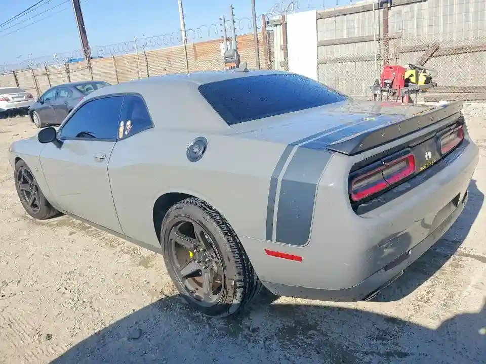 2C3CDZFJ8HH666475 2017 DODGE CHALLENGER-1
