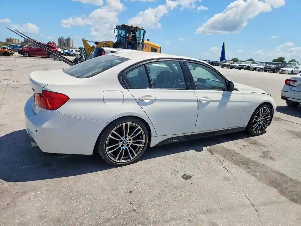WBA3A9C51FF686624 2015 BMW 3 SERIES-2