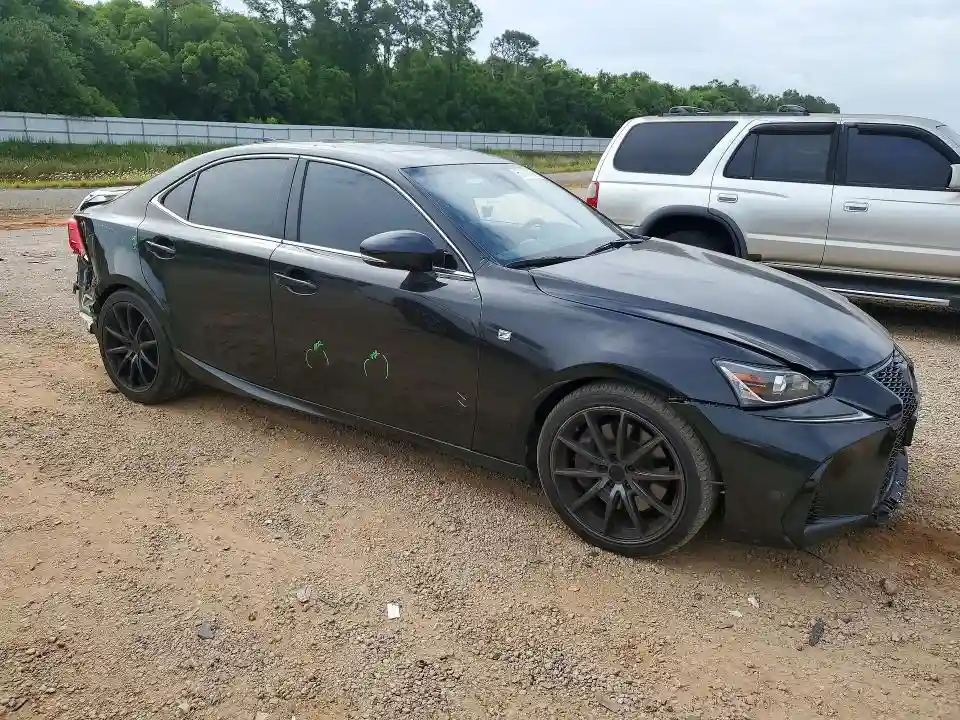 JTHBA1D20J5080586 2018 LEXUS IS-3