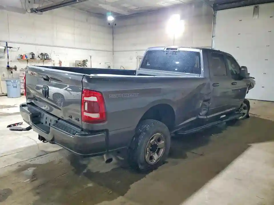 3C63R3HL1PG660497 2023 RAM 3500-2