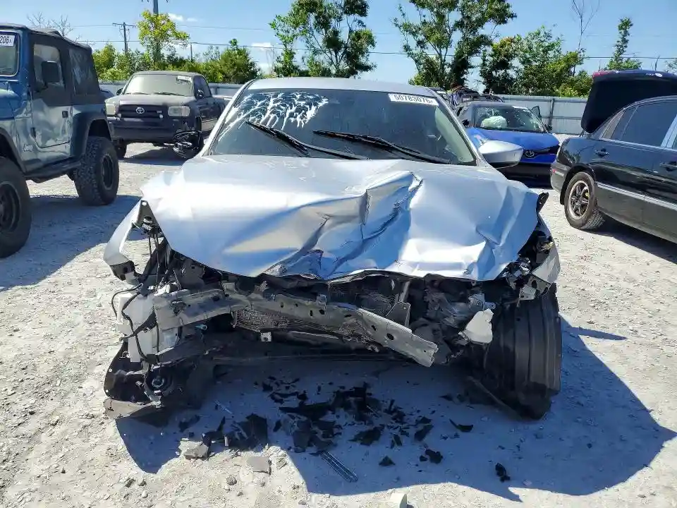 3MZBN1V35JM206722 2018 MAZDA 3-4