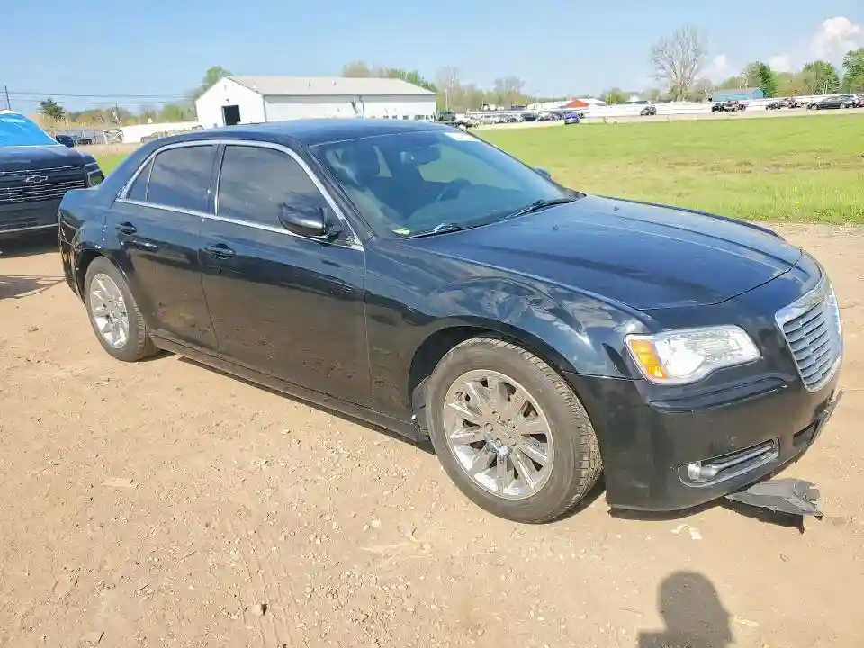 2C3CCAAG3EH343334 2014 CHRYSLER 300-3