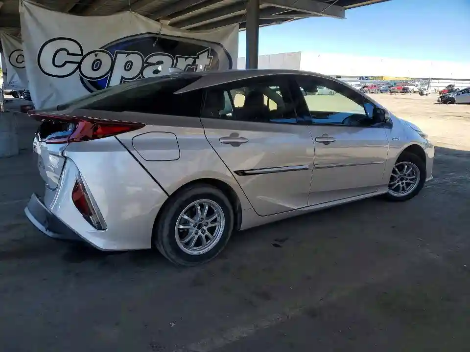 JTDKARFP3H3056331 2017 TOYOTA PRIUS PRIM-2