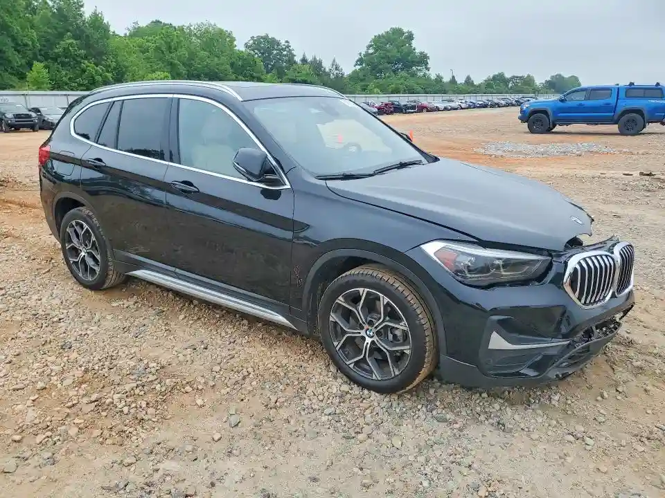 WBXJG7C07M5S50772 2021 BMW X1-3