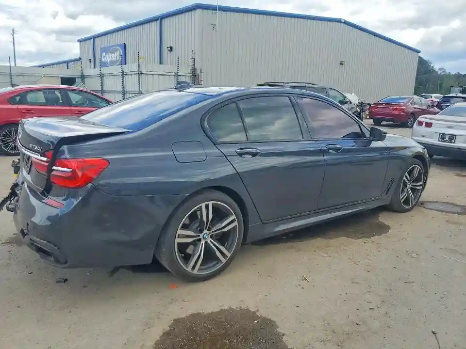 WBA7B0C57JG527278 2018 BMW 7 SERIES-2