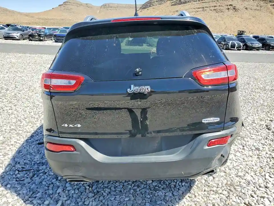 1C4PJMCXXJD532488 2018 JEEP CHEROKEE-5