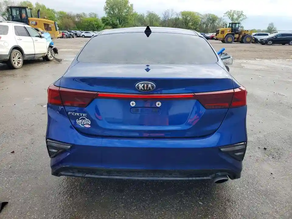 3KPF24AD5KE082993 2019 KIA FORTE LXS-5