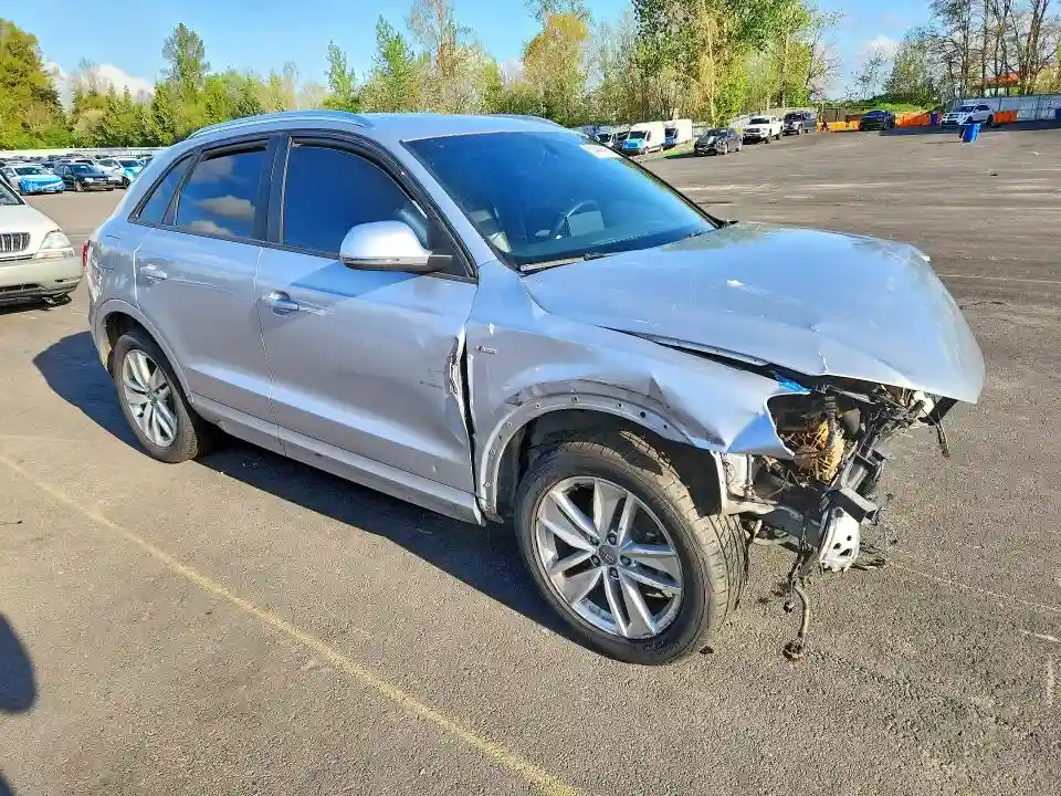 WA1BCCFS6JR016236 2018 AUDI Q3-3