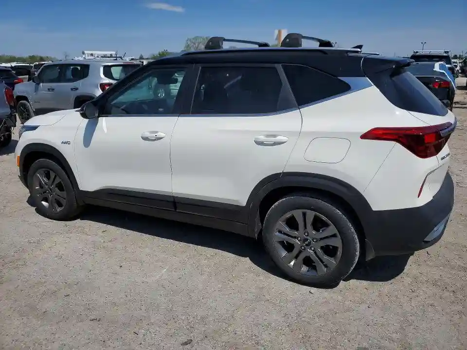 KNDEUCAAXN7302851 2022 KIA SELTOS-1