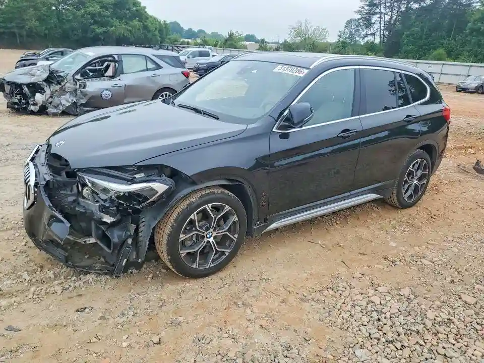 WBXJG7C07M5S50772 2021 BMW X1-0