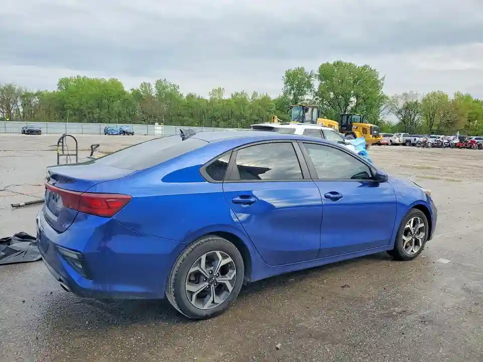 3KPF24AD5KE082993 2019 KIA FORTE LXS-2