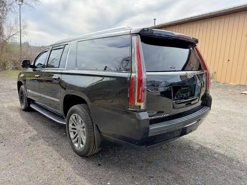 1GYS4GKJ3KR281635 2019 CADILLAC ESCALADE-2