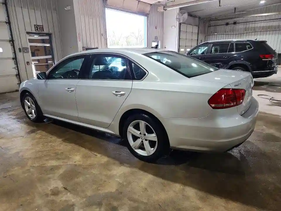 1VWBV7A34FC058869 2015 VOLKSWAGEN PASSAT-1