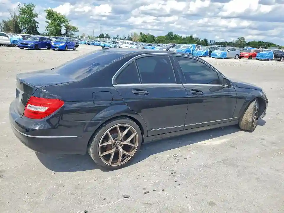 WDDGF4HB3DR272947 2013 MERCEDES-BENZ C-CLASS-2