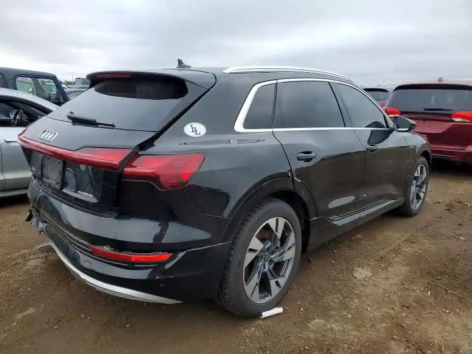 WA1AAAGE9MB008093 2021 AUDI E-TRON-2