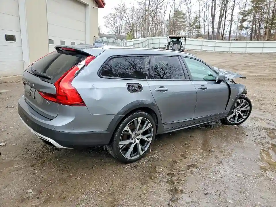 YV4A22NL7L1105305 2020 VOLVO V90-2