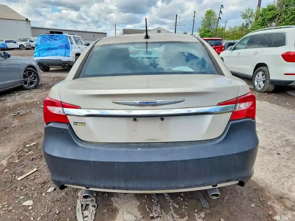 1C3CCBBG7EN114134 2014 CHRYSLER 200-5