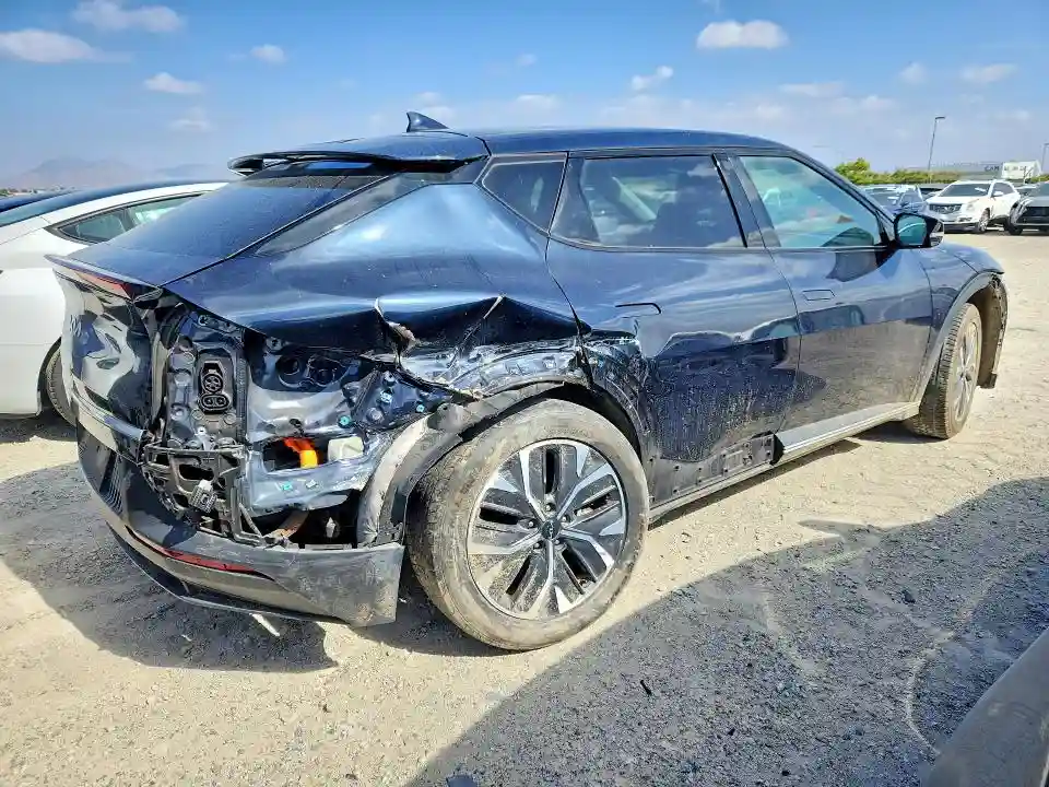 KNDC34LB4N5048751 2022 KIA EV6 LIGHT-2