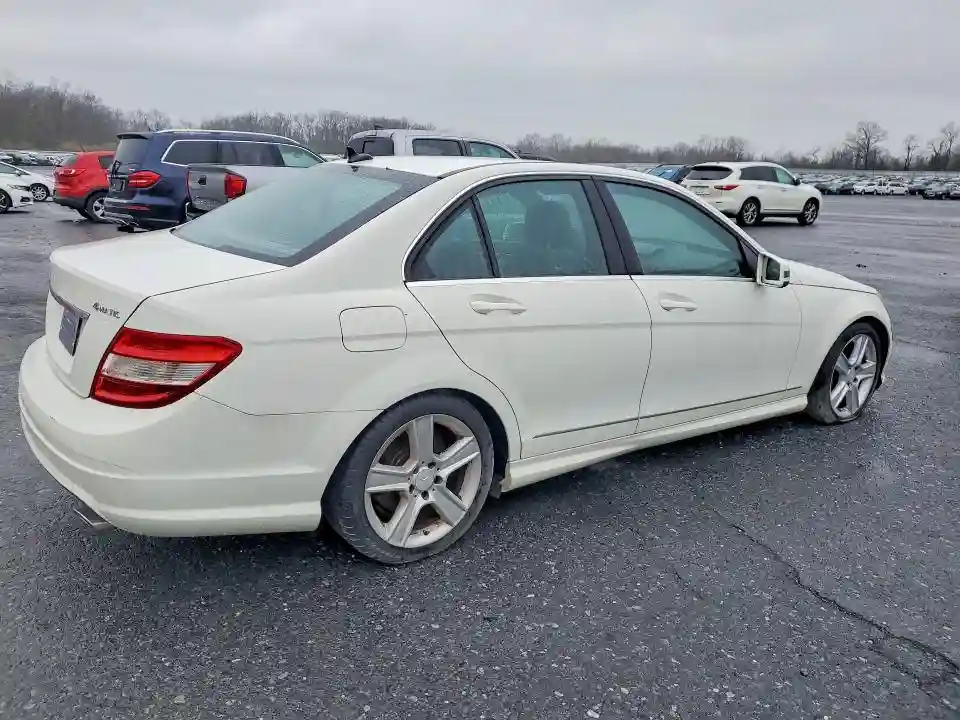 WDDGF8BB2AR099823 2010 MERCEDES-BENZ C-CLASS-2