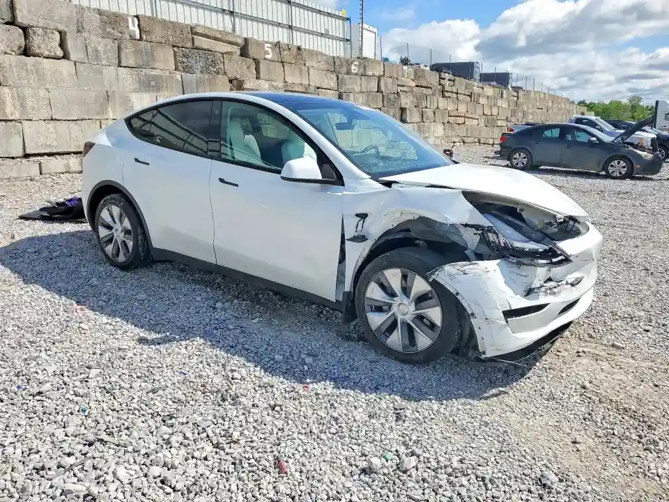 7SAYGDEE4PA095457 2023 TESLA MODEL Y-3