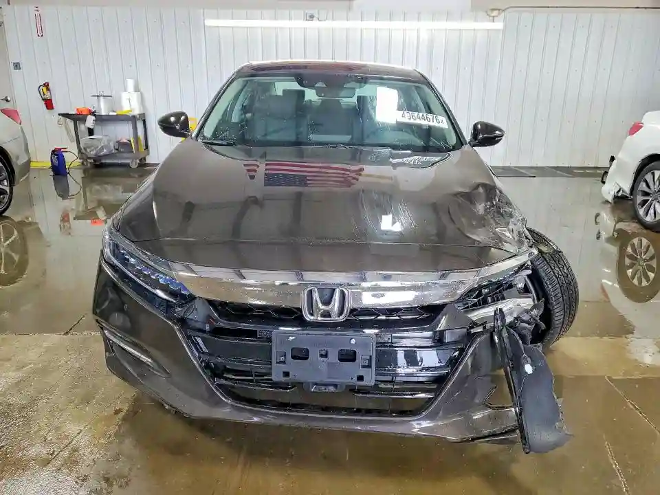 1HGCV3F90JA008425 2018 HONDA ACCORD-4