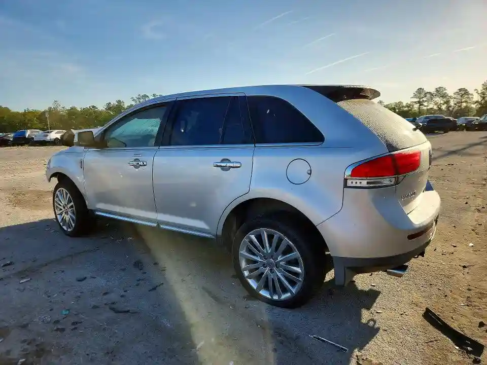 2LMDJ6JK2BBJ01785 2011 LINCOLN TOWNHOUSE MKX-1