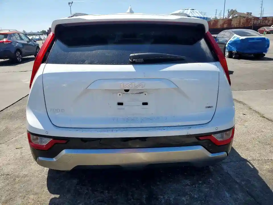 KNDCT3LE7S5263895 2025 KIA NIRO SX-5