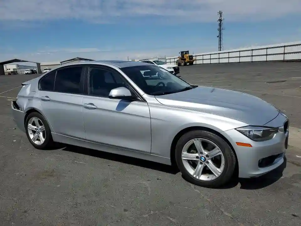 WBA3C1C57EK114961 2014 BMW 3 SERIES-3