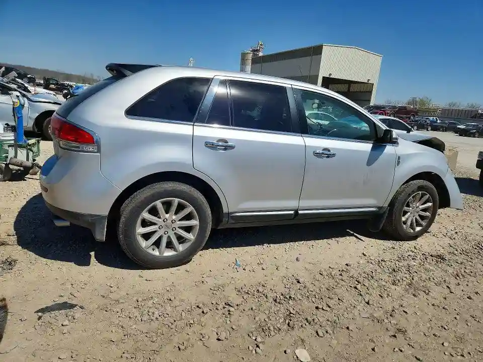 2LMDJ8JK4DBL23341 2013 LINCOLN TOWNHOUSE MKX-2