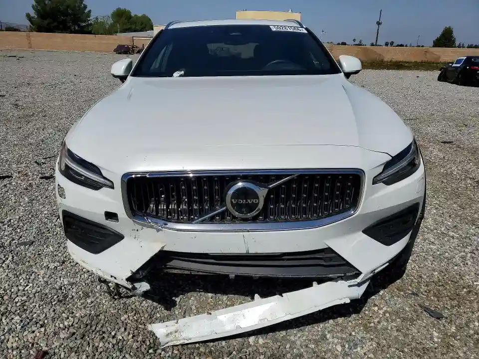 YV4L12WZ7P2107098 2023 VOLVO V60-4