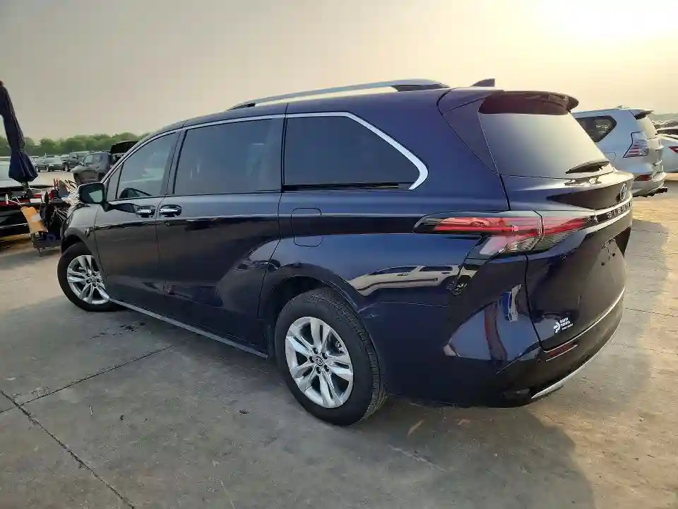 5TDZRKEC7PS178913 2023 TOYOTA SIENNA-1