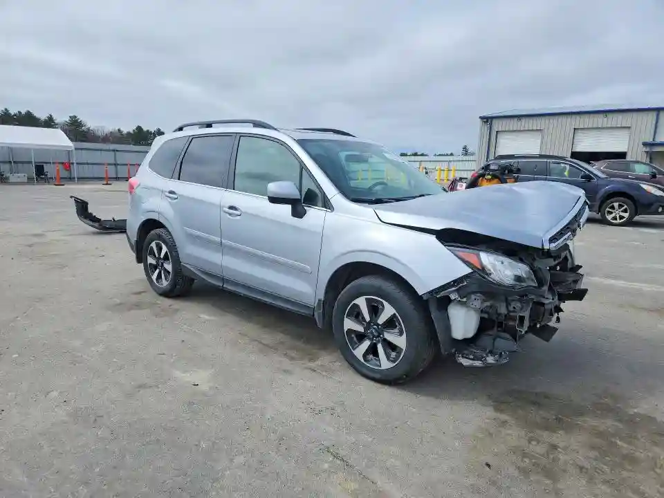 JF2SJARC1HH436945 2017 SUBARU FORESTER-3