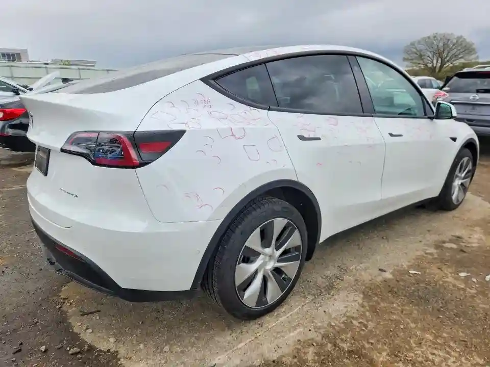 7SAYGDEEXNF319427 2022 TESLA MODEL Y-2