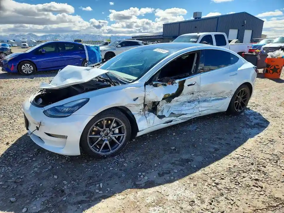 5YJ3E1EB1KF511168 2019 TESLA MODEL 3-0
